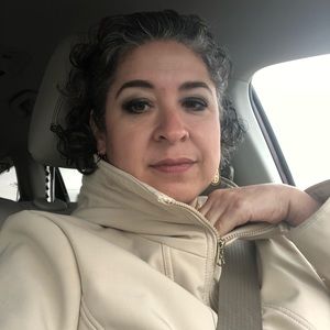 Meet your Posher, Adriana
